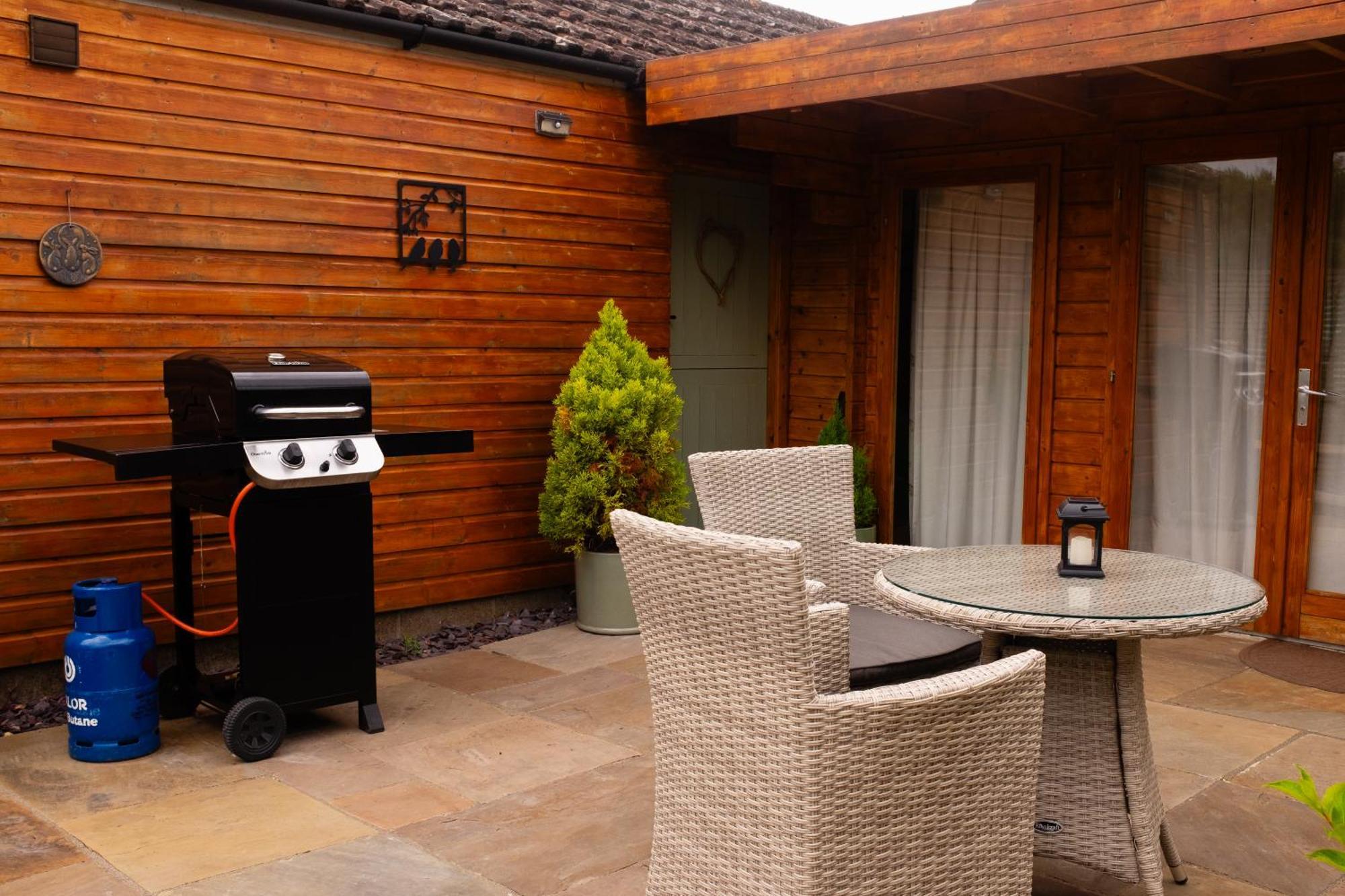 Вилла Moors Wood Relaxing ,Tranquil Retreat With Hot Tub Чипенхэм Экстерьер фото