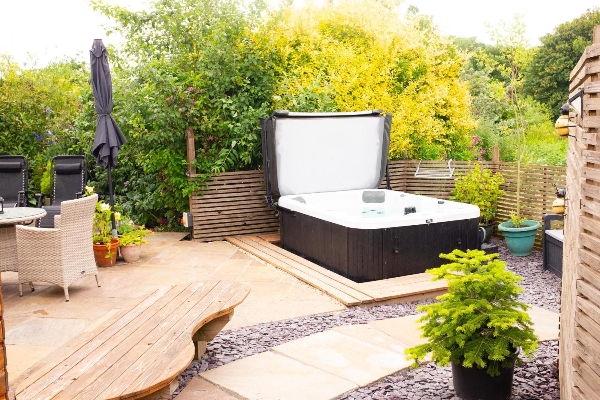 Вилла Moors Wood Relaxing ,Tranquil Retreat With Hot Tub Чипенхэм Экстерьер фото